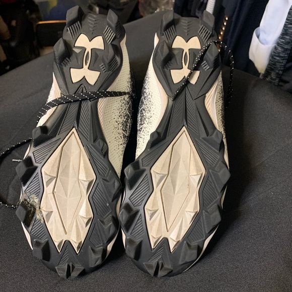 Under Armour Spotlight 2.0 Men’s football cleats in size 8. - Picture 2 of 8